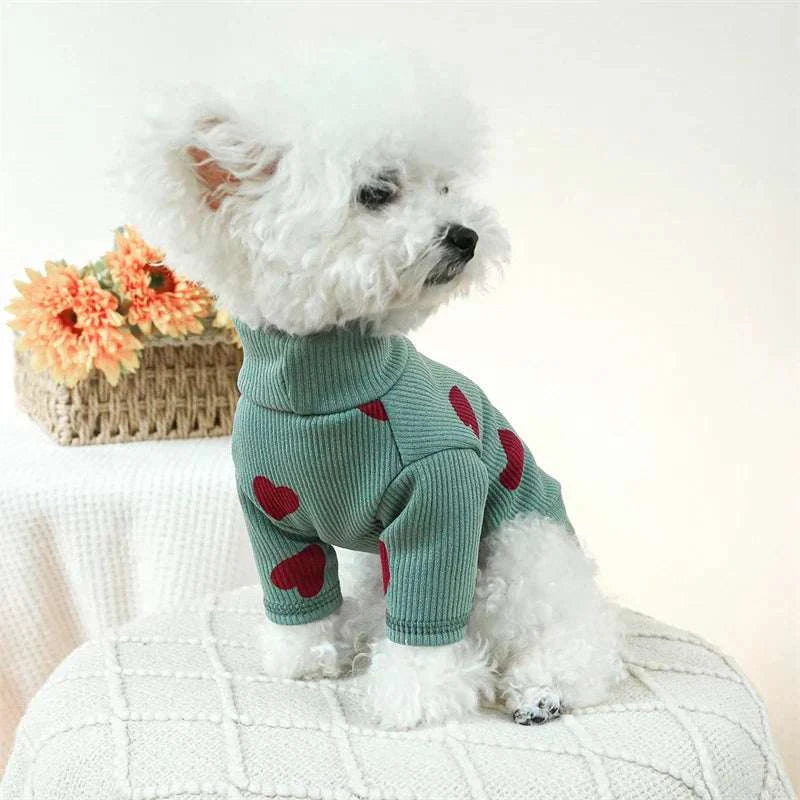 Breathable high-collar pet sweatshirt with heart print for dogs and cats in spring and autumn