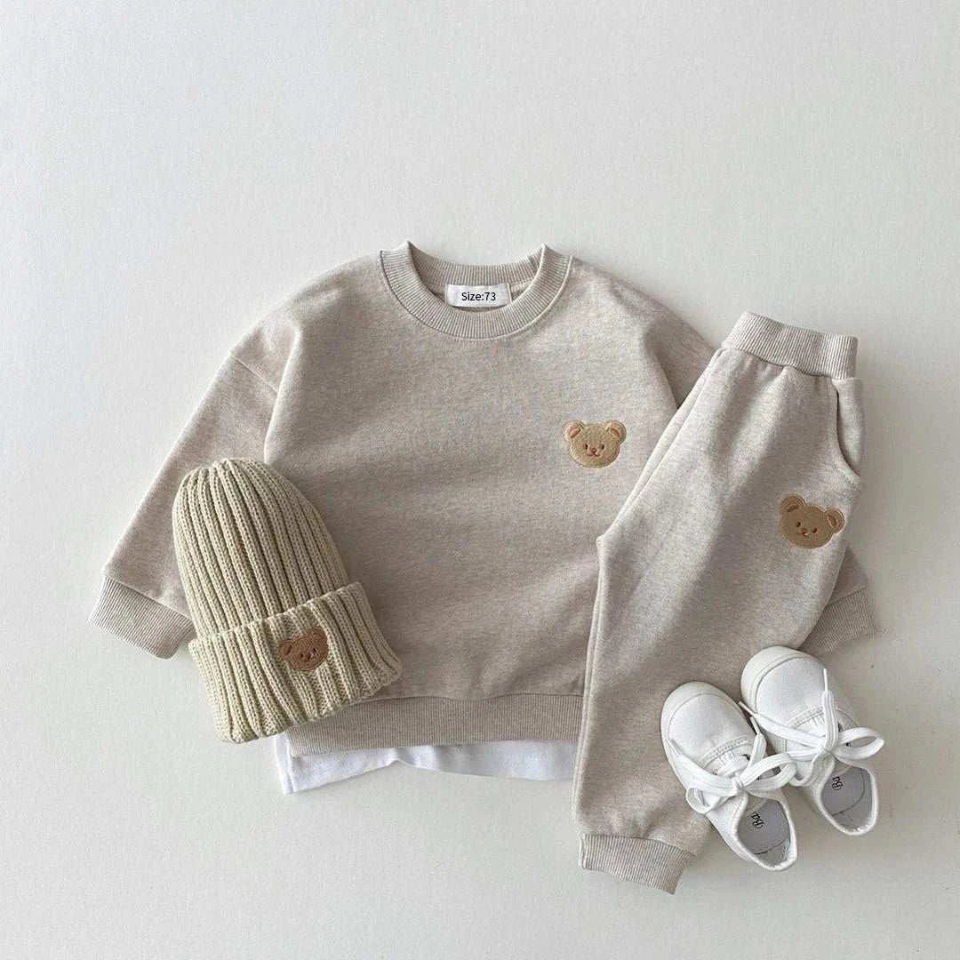 Toddler fall clothes set with bear sweatshirt and pants in cotton for boys and girls aged 4-6 years